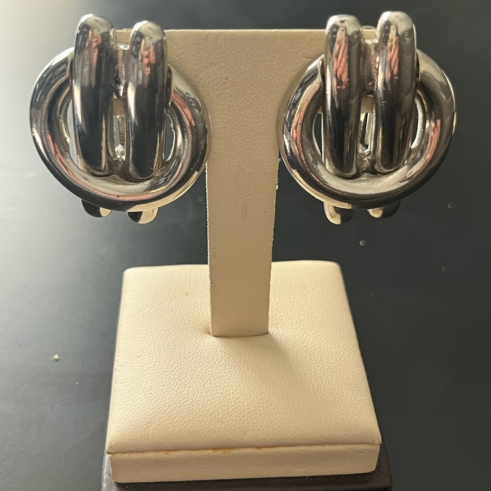 Silver clip on earrings - Picture 1 of 4